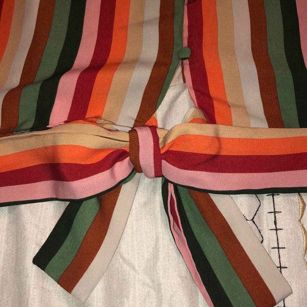 Button Up Top - Picture 3 of 4